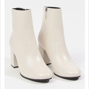 NEW WITH TAGS Altar’d State Malory Booties size 8